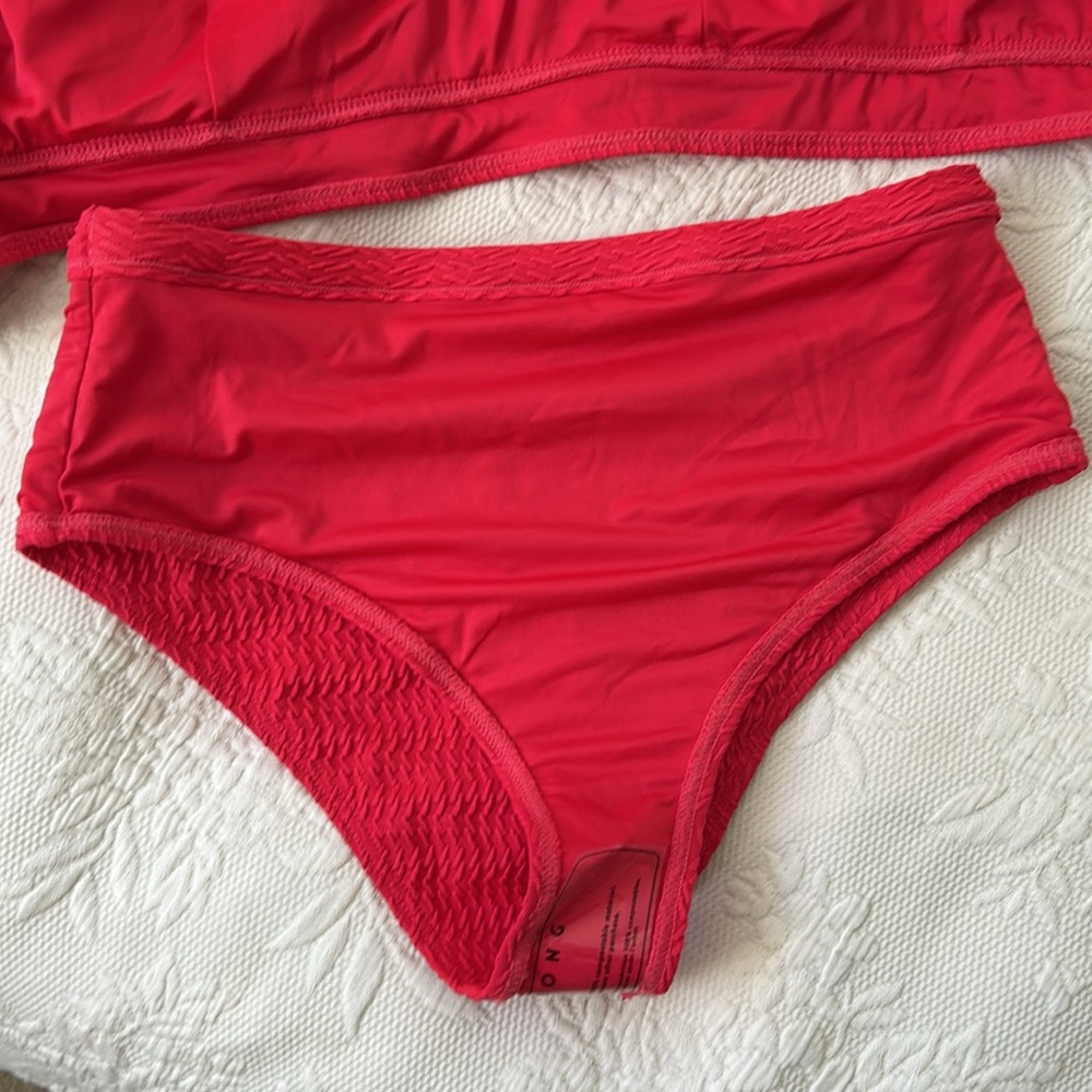 NWT Billabong Chasing Tides Elliot bikini set. Size Medium bottom, Large Top. - Picture 12 of 16